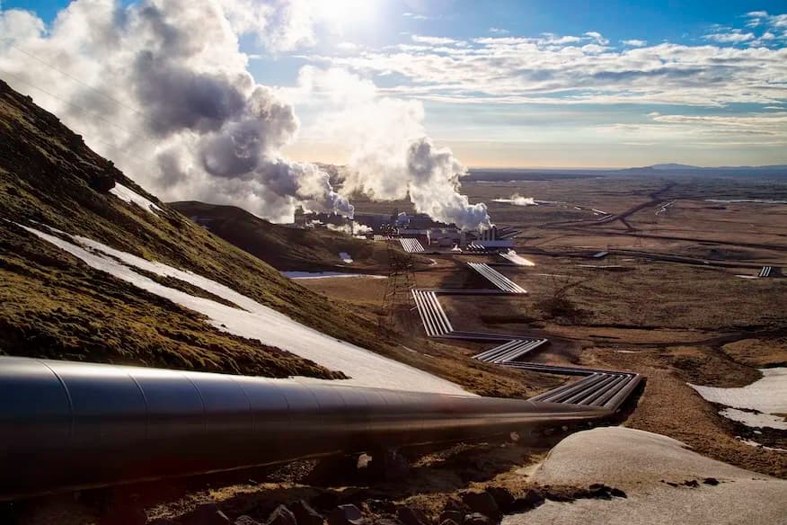 Geothermal powerplant in Iceland, Pipes leading to the power plant in the distance